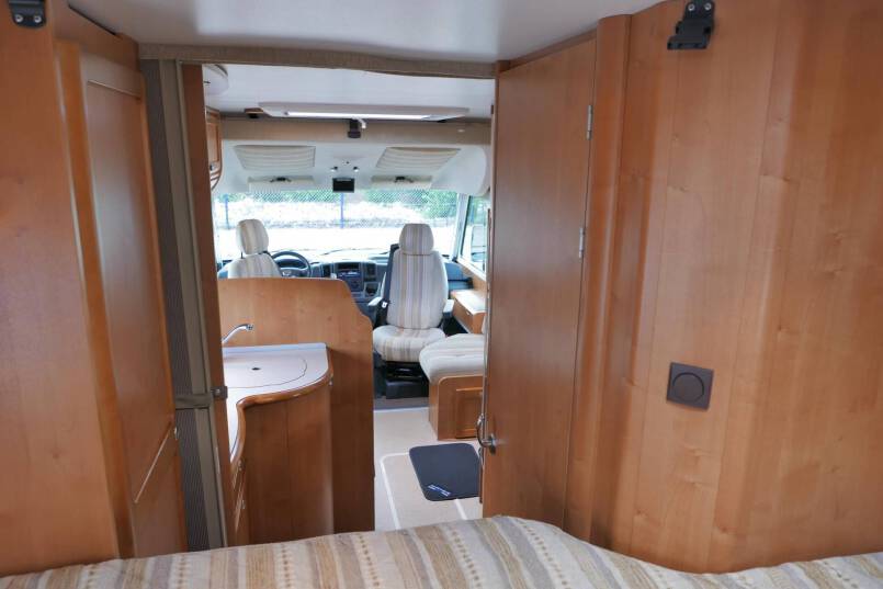 Rapido 9083 DF 3.0 AUTOMAAT, grote garage 35