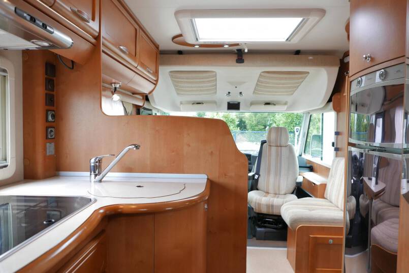 Rapido 9083 DF 3.0 AUTOMAAT, grote garage 38