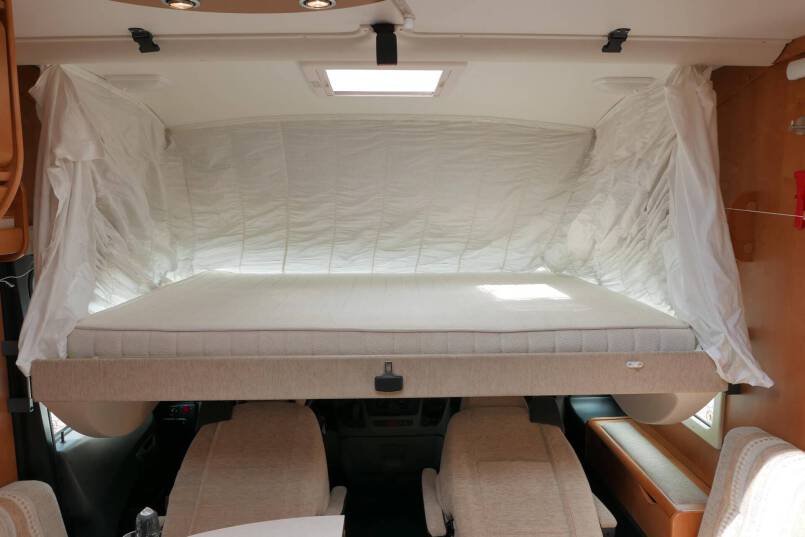 Rapido 9083 DF 3.0 AUTOMAAT, grote garage 40