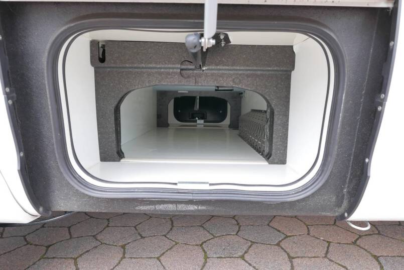 Hymer B-SL 674 SupremeLine AUTOMAAT, Lengte bedden, Dakairco 14