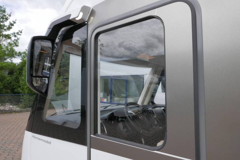 Hymer B-SL 674 SupremeLine AUTOMAAT, Lengte bedden, Dakairco 17