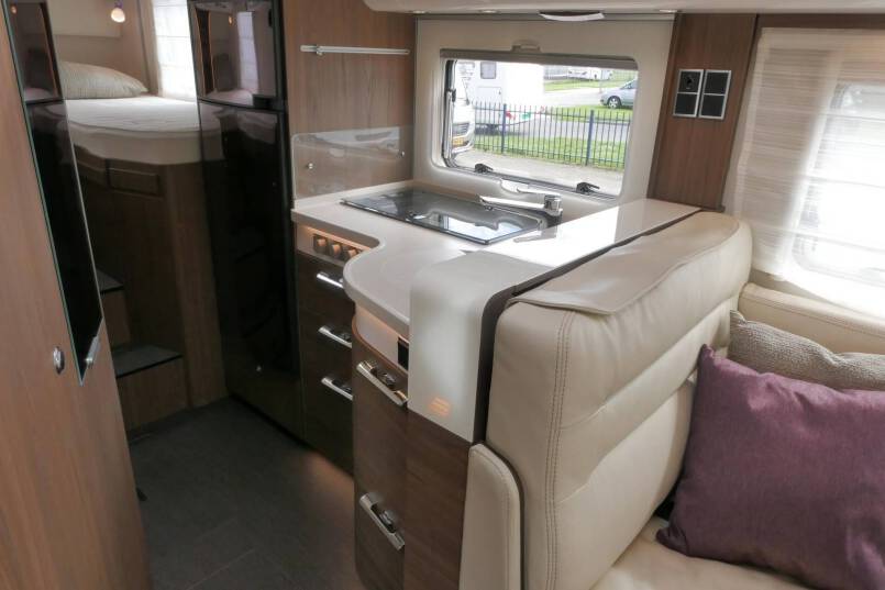 Hymer B-SL 674 SupremeLine AUTOMAAT, Lengte bedden, Dakairco 34