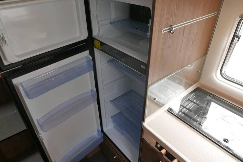 Hymer B-SL 674 SupremeLine AUTOMAAT, Lengte bedden, Dakairco 38