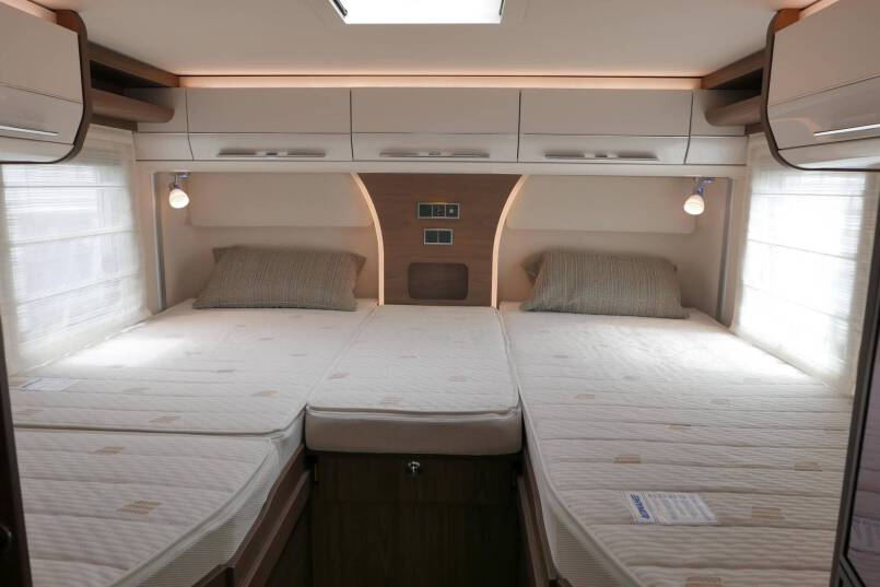 Hymer B-SL 674 SupremeLine AUTOMAAT, Lengte bedden, Dakairco 39