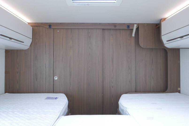Hymer B-SL 674 SupremeLine AUTOMAAT, Lengte bedden, Dakairco 42