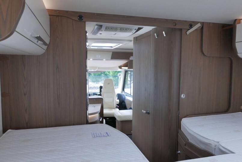 Hymer B-SL 674 SupremeLine AUTOMAAT, Lengte bedden, Dakairco 43