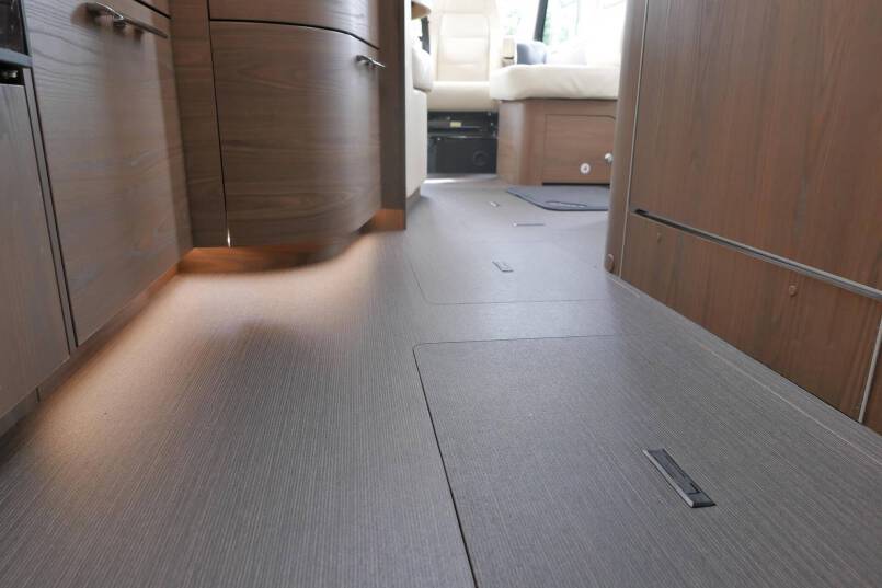 Hymer B-SL 674 SupremeLine AUTOMAAT, Lengte bedden, Dakairco 44