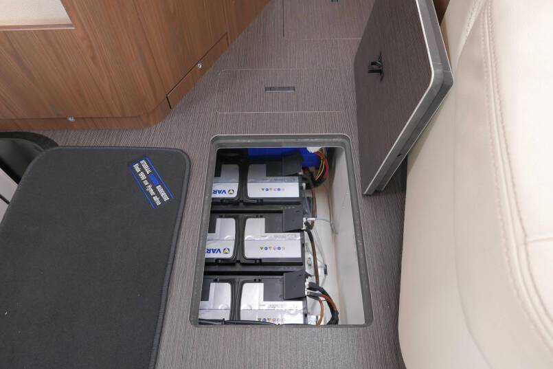 Hymer B-SL 674 SupremeLine AUTOMAAT, Lengte bedden, Dakairco 48