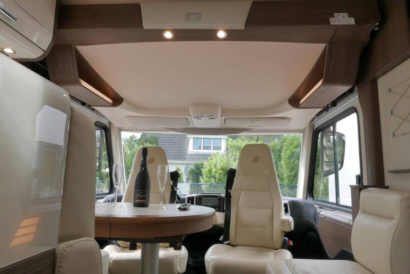 Hymer B-SL 674 SupremeLine AUTOMAAT, Lengte bedden, Dakairco 51