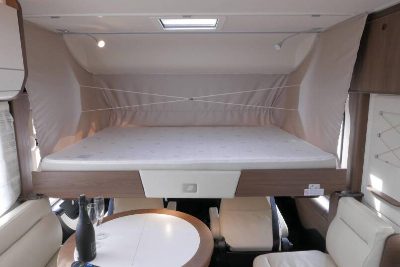 Hymer B-SL 674 SupremeLine AUTOMAAT, Lengte bedden, Dakairco 52
