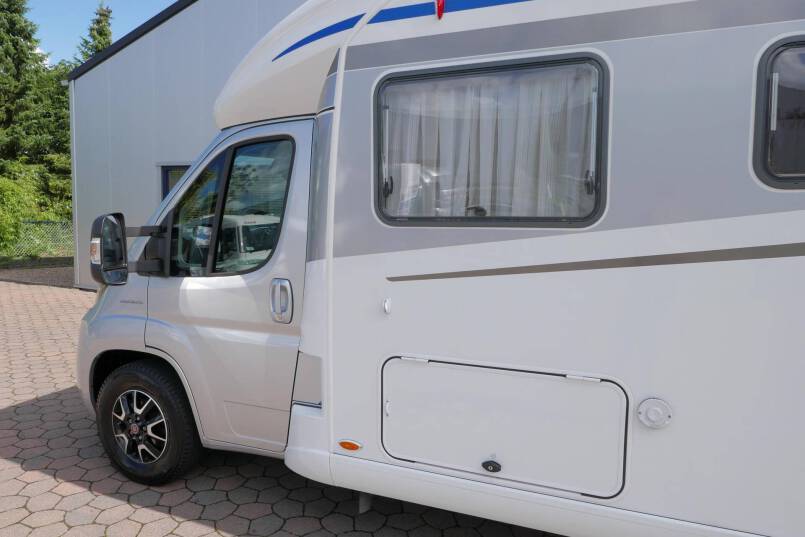 Hymer T 588 SL AL-KO chassis, AUTOMAAT, lengte bedden 15
