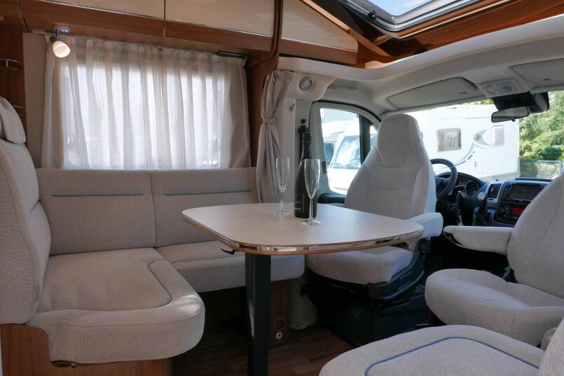 Hymer T 588 SL AL-KO chassis, AUTOMAAT, lengte bedden 23