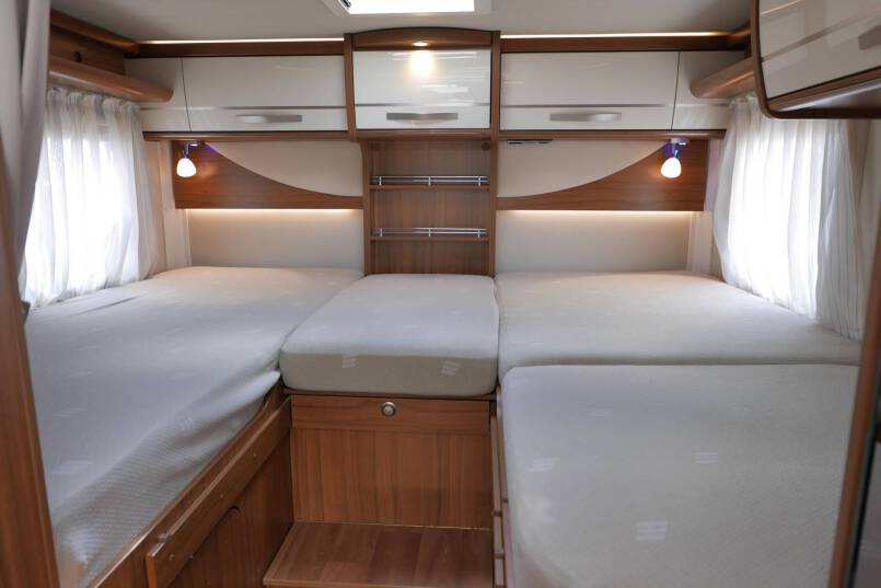 Hymer T 588 SL AL-KO chassis, AUTOMAAT, lengte bedden 33