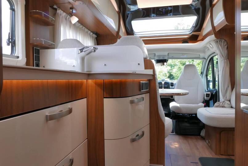 Hymer T 588 SL AL-KO chassis, AUTOMAAT, lengte bedden 44