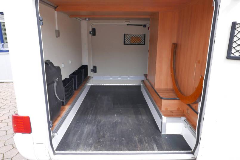 Hymer T 678 CL AL-KO chassis 180PK AUTOMAAT, levelsysteem 13