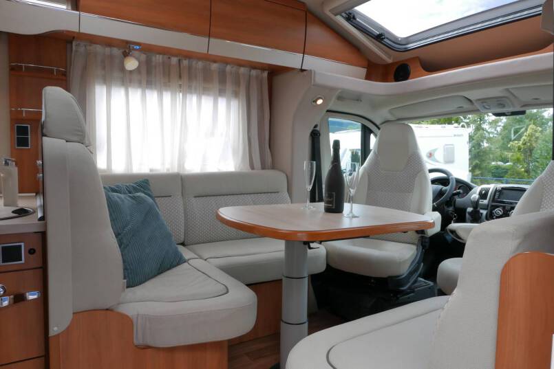 Hymer T 678 CL AL-KO chassis 180PK AUTOMAAT, levelsysteem 22