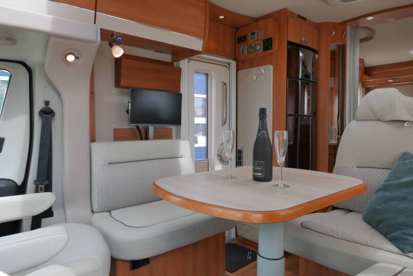 Hymer T 678 CL AL-KO chassis 180PK AUTOMAAT, levelsysteem 23