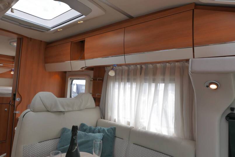Hymer T 678 CL AL-KO chassis 180PK AUTOMAAT, levelsysteem 25