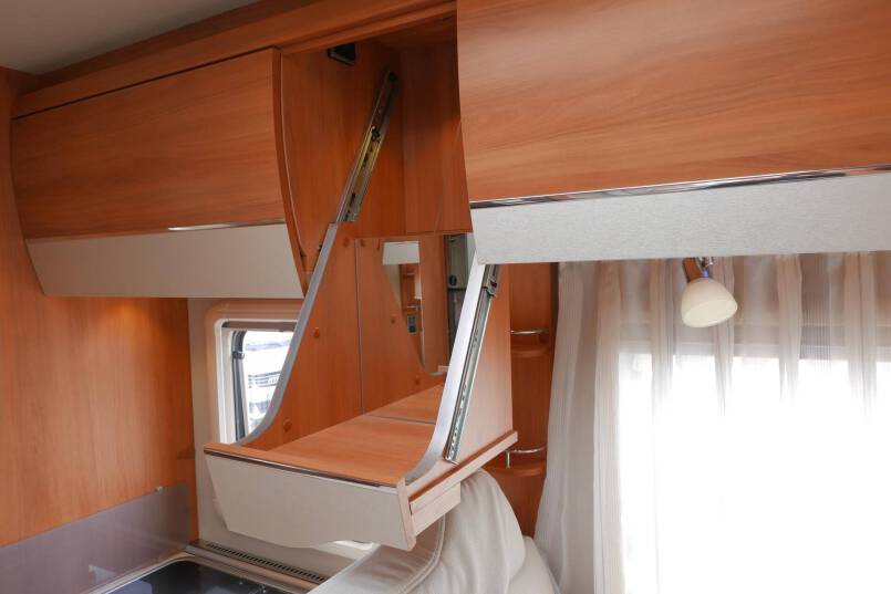 Hymer T 678 CL AL-KO chassis 180PK AUTOMAAT, levelsysteem 27