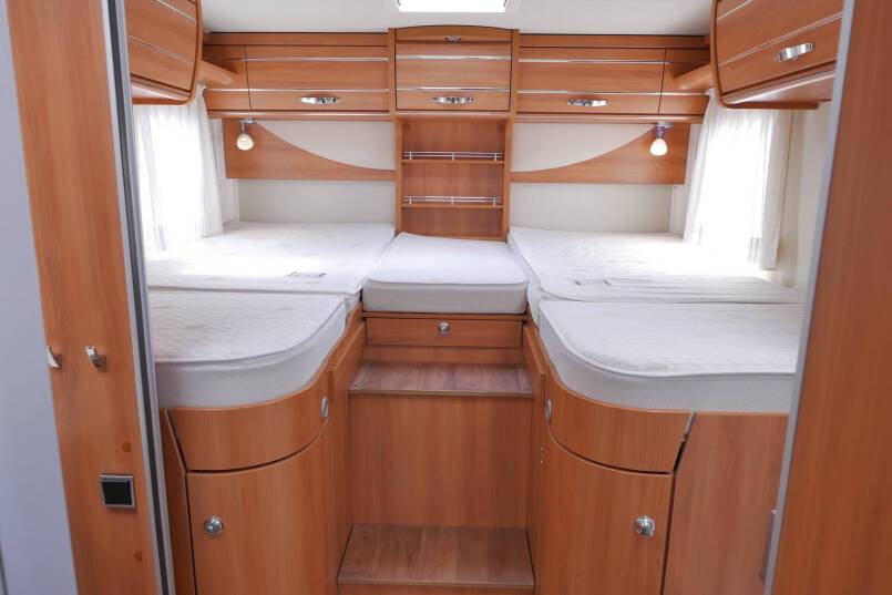 Hymer T 678 CL AL-KO chassis 180PK AUTOMAAT, levelsysteem 33