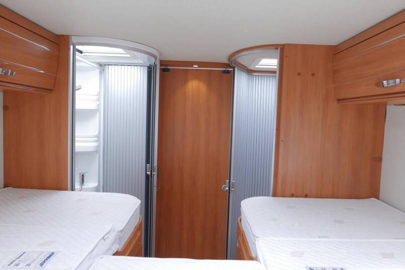 Hymer T 678 CL AL-KO chassis 180PK AUTOMAAT, levelsysteem 36