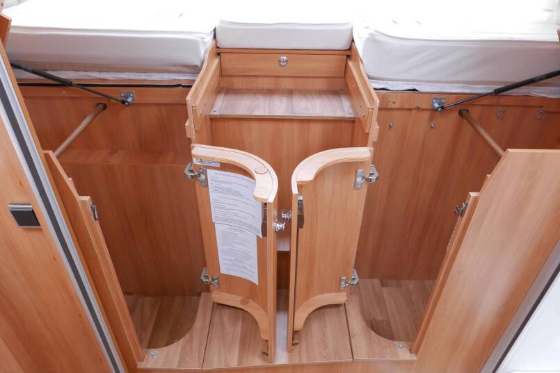 Hymer T 678 CL AL-KO chassis 180PK AUTOMAAT, levelsysteem 40
