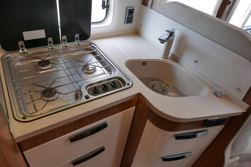 Hymer B 594 PL PremiumLine 180 PK AUTOMAAT, dak airco, ruime indeling 28