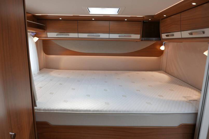 Hymer B 594 PL PremiumLine 180 PK AUTOMAAT, dak airco, ruime indeling 31