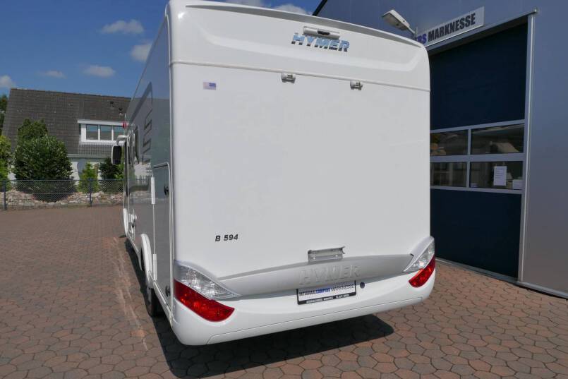 Hymer B 594 PL PremiumLine 180 PK AUTOMAAT, dak airco, ruime indeling 3