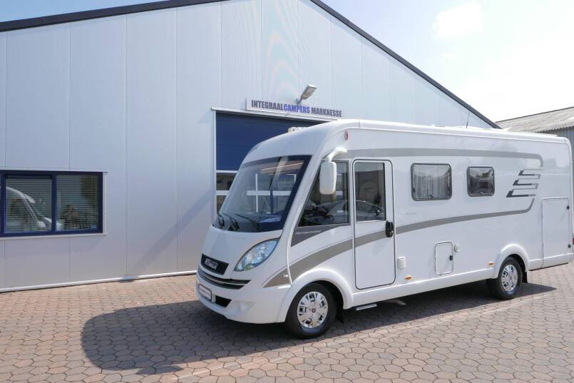 Hymer B 594 PL PremiumLine 180 PK AUTOMAAT, dak airco, ruime indeling 43