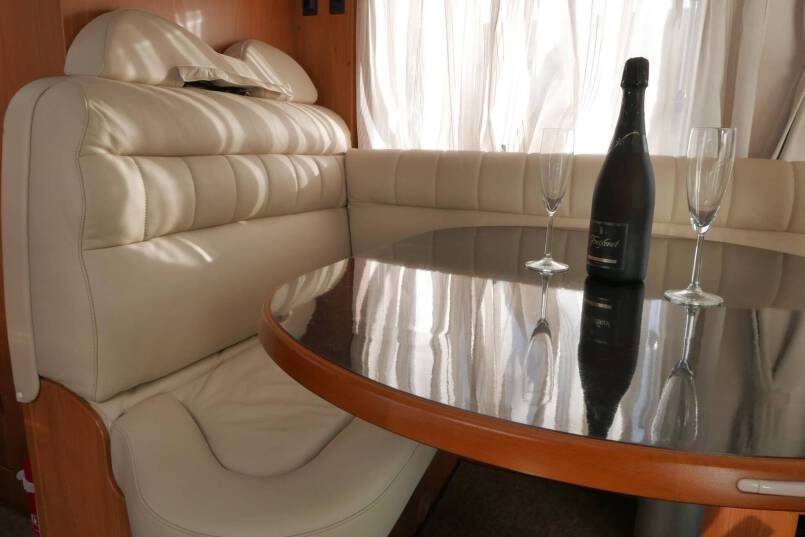 Hymer B 674 SL Star Edition 3.0 AUTOMAAT, Champagne, enkele bedden. 26