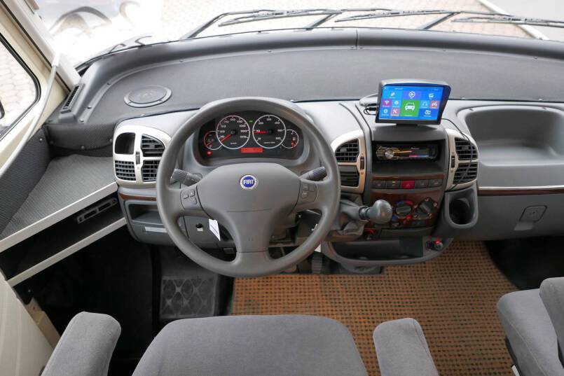 Hymer B 544 Élégance zilver 2 X AIRCO, automatische schotel 18