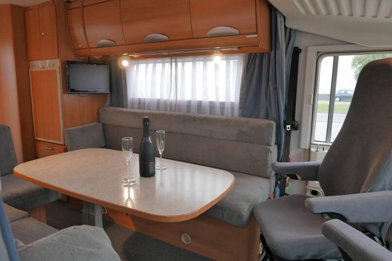 Hymer B 544 Élégance zilver 2 X AIRCO, automatische schotel 20