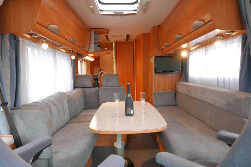 Hymer B 544 Élégance zilver 2 X AIRCO, automatische schotel 22
