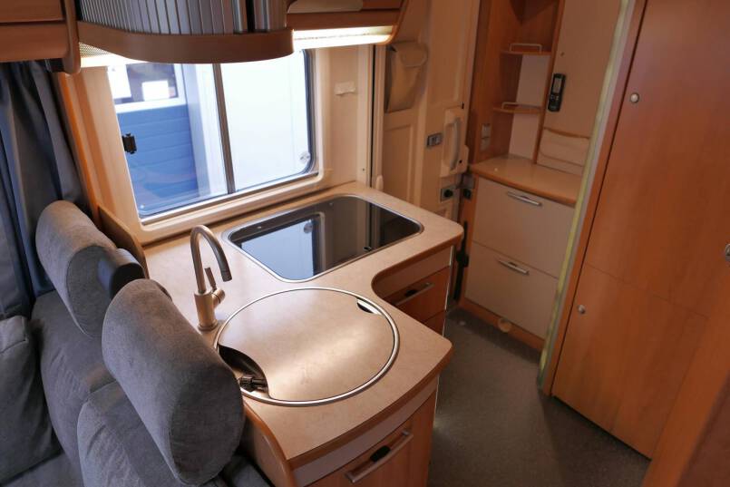 Hymer B 544 Élégance zilver 2 X AIRCO, automatische schotel 24