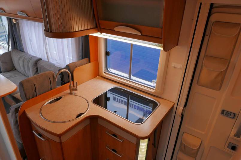 Hymer B 544 Élégance zilver 2 X AIRCO, automatische schotel 25