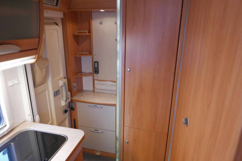 Hymer B 544 Élégance zilver 2 X AIRCO, automatische schotel 27