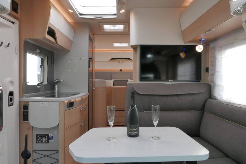 Hymer BMCT-580 9G AUTOMAAT 177 pk, LEVELSYSTEEM, Mercedes 26