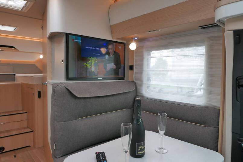 Hymer BMCT-580 9G AUTOMAAT 177 pk, LEVELSYSTEEM, Mercedes 27