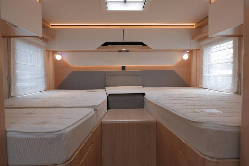 Hymer BMCT-580 9G AUTOMAAT 177 pk, LEVELSYSTEEM, Mercedes 31