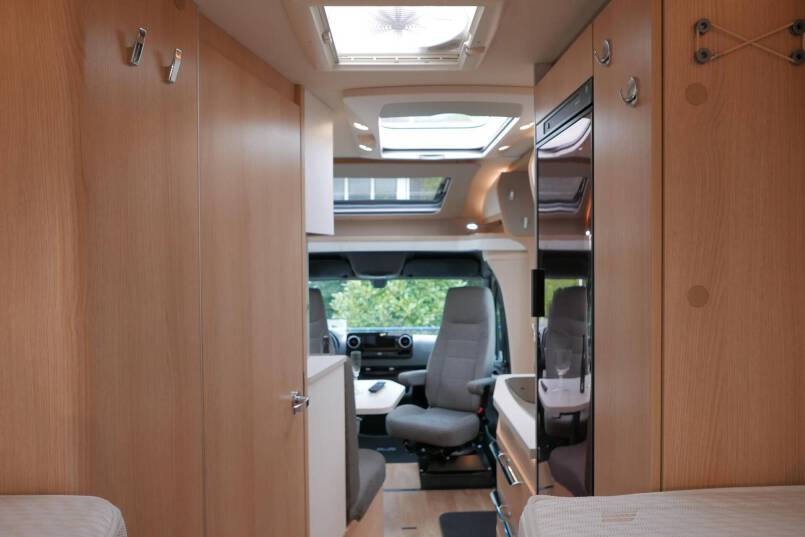 Hymer BMCT-580 9G AUTOMAAT 177 pk, LEVELSYSTEEM, Mercedes 34