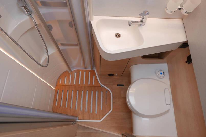 Hymer BMCT-580 9G AUTOMAAT 177 pk, LEVELSYSTEEM, Mercedes 35