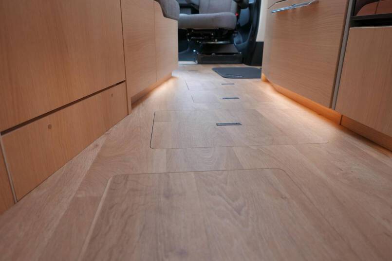 Hymer BMCT-580 9G AUTOMAAT 177 pk, LEVELSYSTEEM, Mercedes 37