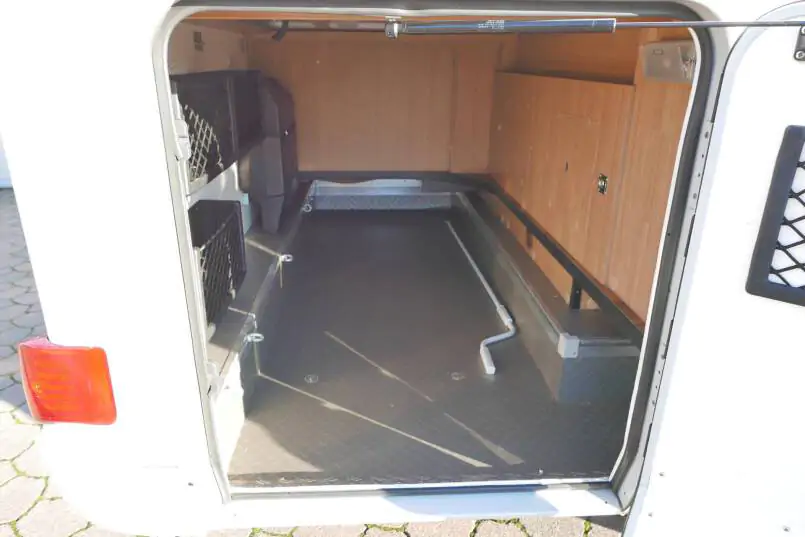 Hymer B 598 Queensbed, ruime indeling, 9