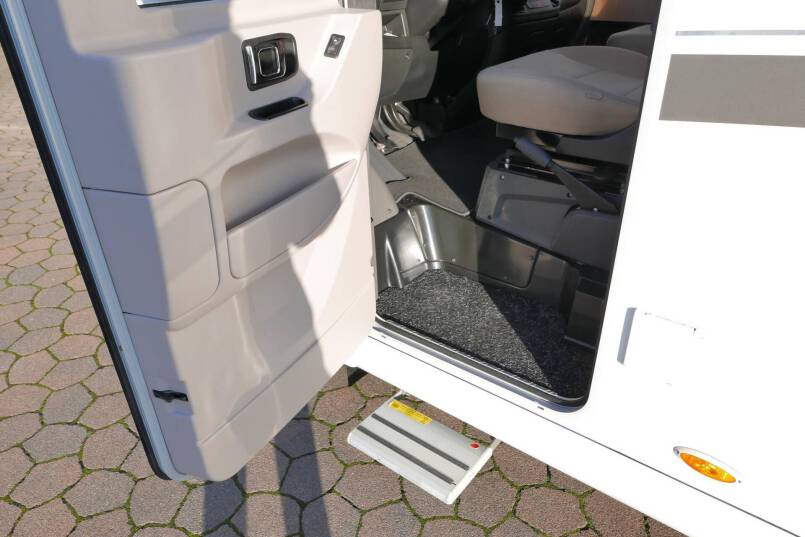 Hymer B 598 Queensbed, ruime indeling, 14