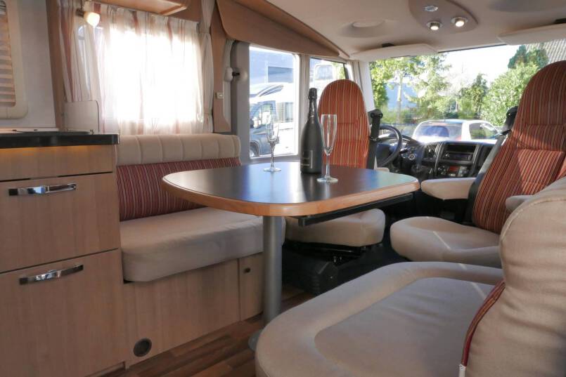 Hymer B 598 Queensbed, ruime indeling, 19