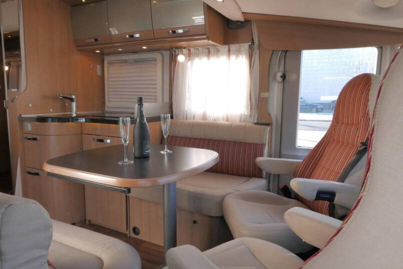 Hymer B 598 Queensbed, ruime indeling, 20