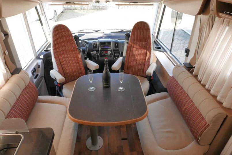 Hymer B 598 Queensbed, ruime indeling, 21