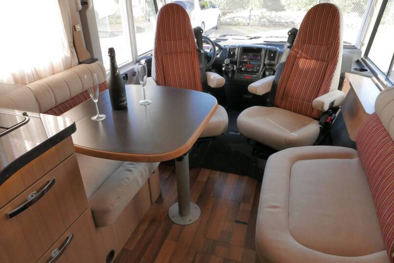 Hymer B 598 Queensbed, ruime indeling, 23