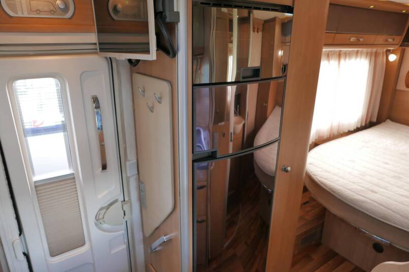 Hymer B 598 Queensbed, ruime indeling, 29